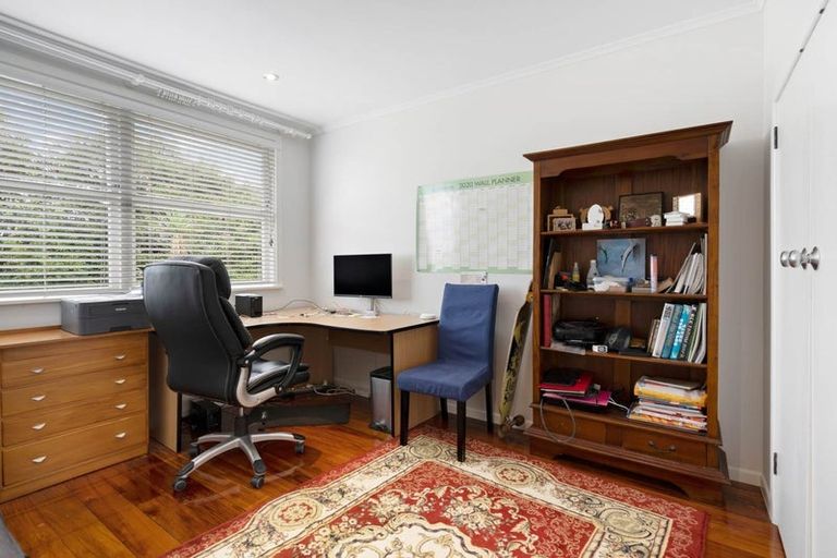 Photo of property in 19 Awaroa Road, Sunnyvale, Auckland, 0612