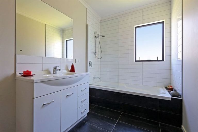 Photo of property in 1111 Karamu Road North, Mayfair, Hastings, 4122