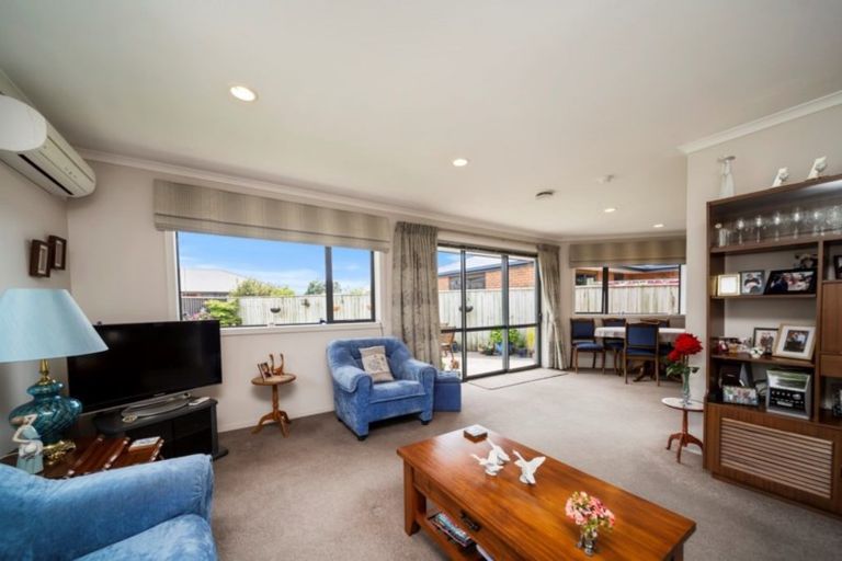 Photo of property in 9a Wilton Street, Westown, New Plymouth, 4310