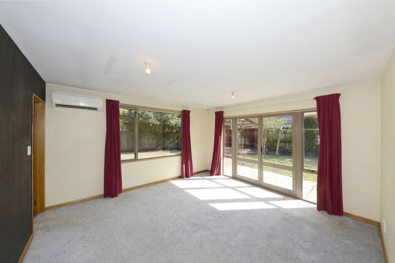 Photo of property in 52 Blue Gum Place, New Brighton, Christchurch, 8083