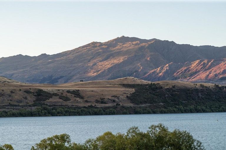 Photo of property in 37 Arrowtown-lake Hayes Road, Lake Hayes, Queenstown, 9371