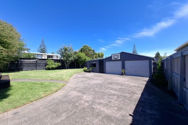 Photo of property in 1/27 Rosier Road, Glen Eden, Auckland, 0602
