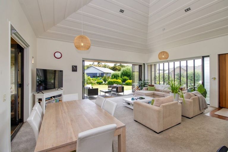 Photo of property in 1 Park Avenue, Mangawhai Heads, Mangawhai, 0505