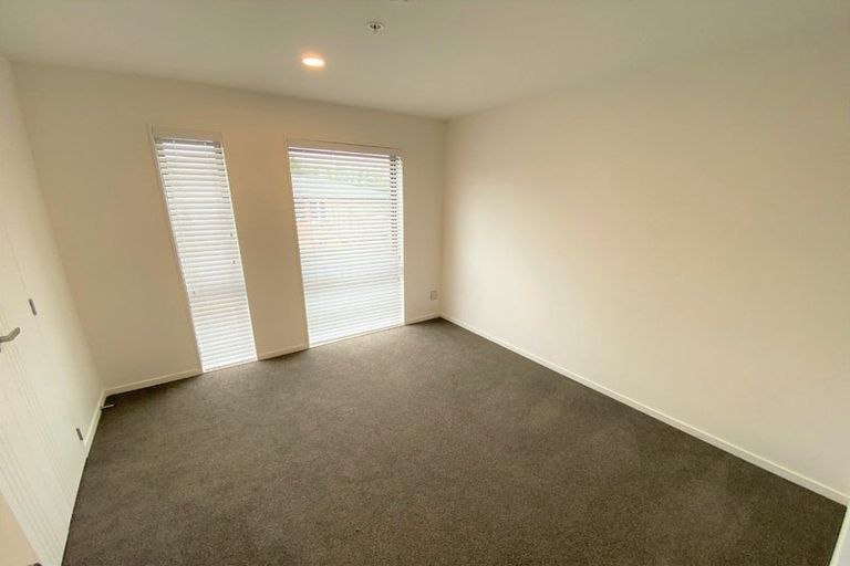 Photo of property in 7 Waru Lane, Te Atatu Peninsula, Auckland, 0610