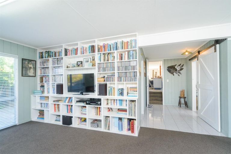 Photo of property in 1946 Parewanui Road, Parewanui, Bulls, 4894