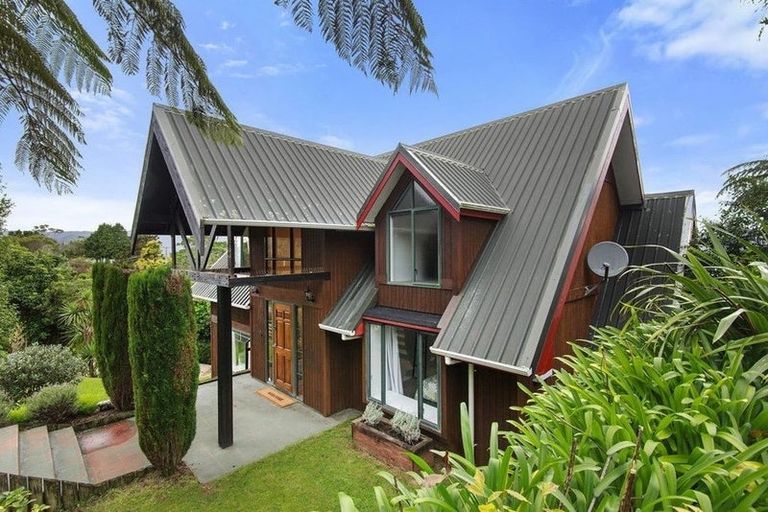Photo of property in 1 Avonlea Grove, Belmont, Lower Hutt, 5010