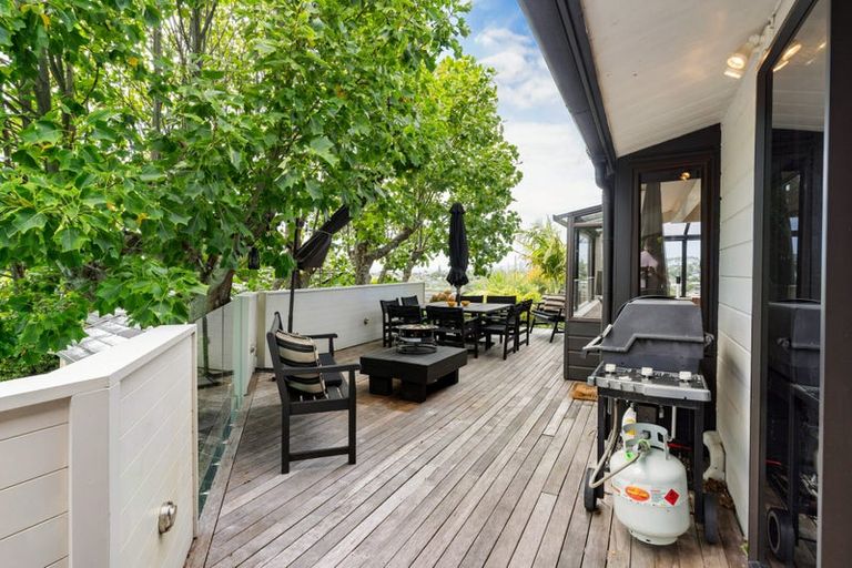 Photo of property in 5 Amante Crescent, Mairangi Bay, Auckland, 0630