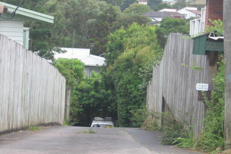 Photo of property in 1/30 Sunnyfield Crescent, Glenfield, Auckland, 0629