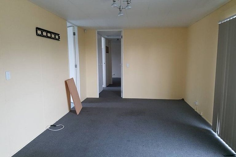 Photo of property in 2/12 Barneys Farm Road, Clendon Park, Auckland, 2103