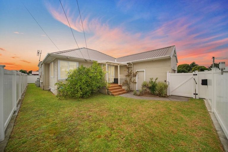 Photo of property in 36 Kelvin Road, Papakura, 2110