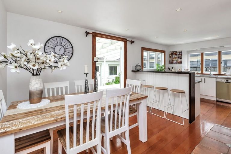 Photo of property in 6 Shortland Street, Regent, Whangarei, 0112