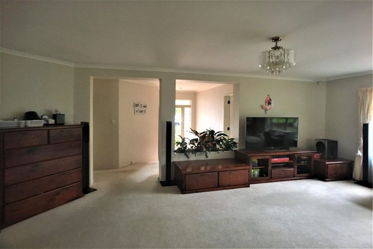 Photo of property in 15 Westminster Gardens, Unsworth Heights, Auckland, 0632