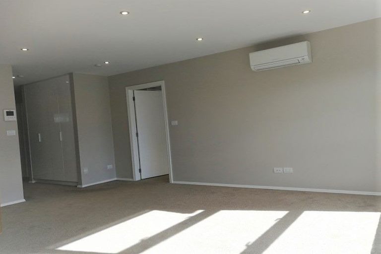 Photo of property in 18 Ramillies Place, Glenfield, Auckland, 0629