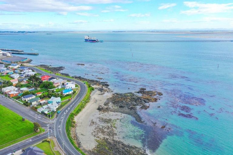 Photo of property in 12 Walker Street, Bluff, 9814