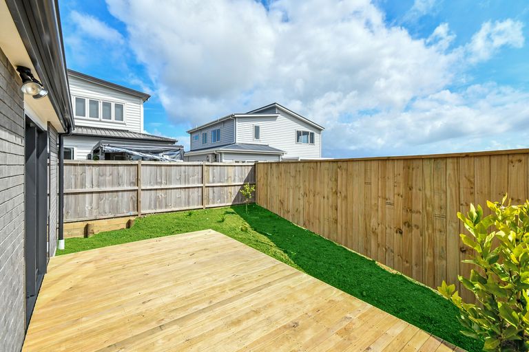 Photo of property in 3a Uatoto Road, Clarks Beach, 2122