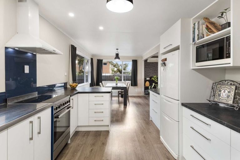 Photo of property in 4 Aspiring Avenue, Milson, Palmerston North, 4414