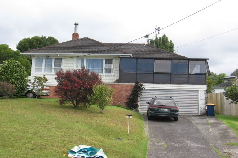 Photo of property in 6 Kelwyn Road, Kelston, Auckland, 0602