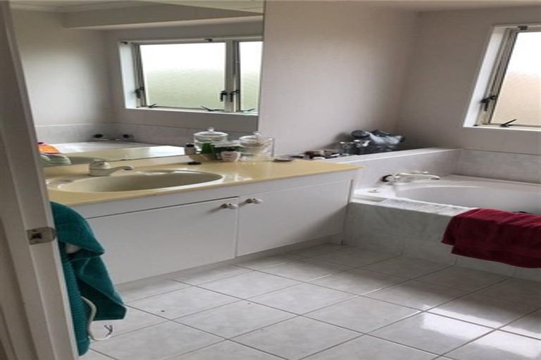 Photo of property in 2/20 Belgate Place, Somerville, Auckland, 2014