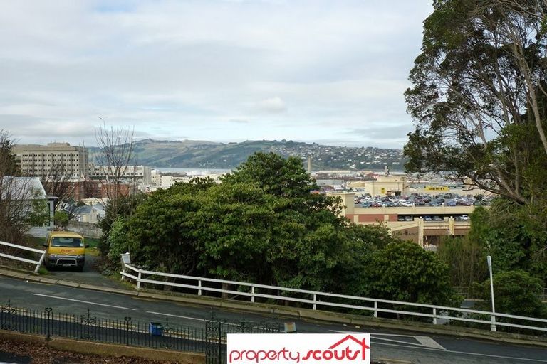 Photo of property in 2 Heriot Row, Dunedin Central, Dunedin, 9016