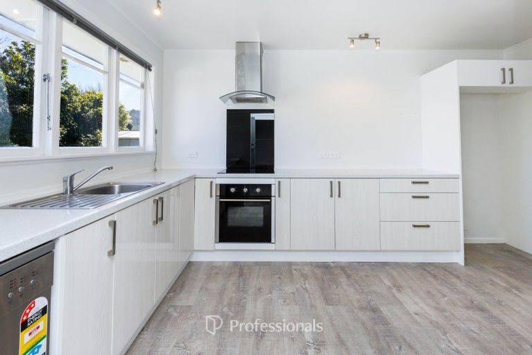 Photo of property in 21 Totara Park Road, Clouston Park, Upper Hutt, 5018