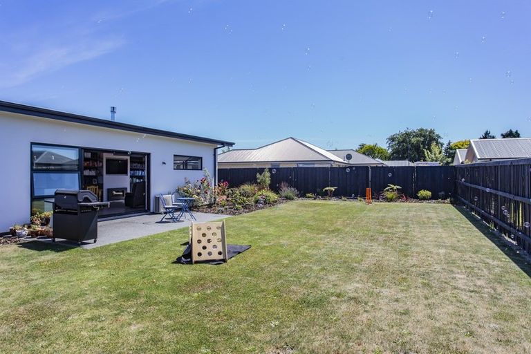 Photo of property in 9 Highgate Drive, Rangiora, 7400