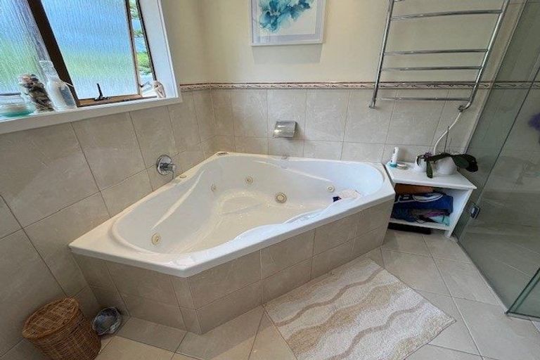 Photo of property in 336 Point View Drive, Shamrock Park, Auckland, 2016