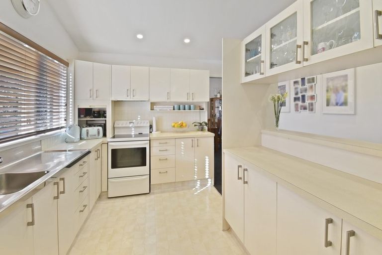 Photo of property in 25 Halver Road, Hillpark, Auckland, 2102