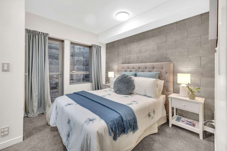 Photo of property in 3uj Papawai Terrace, Mount Cook, Wellington, 6021