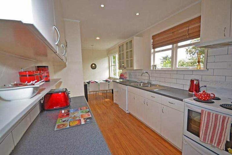Photo of property in 9 Rowan Terrace, Te Atatu South, Auckland, 0610