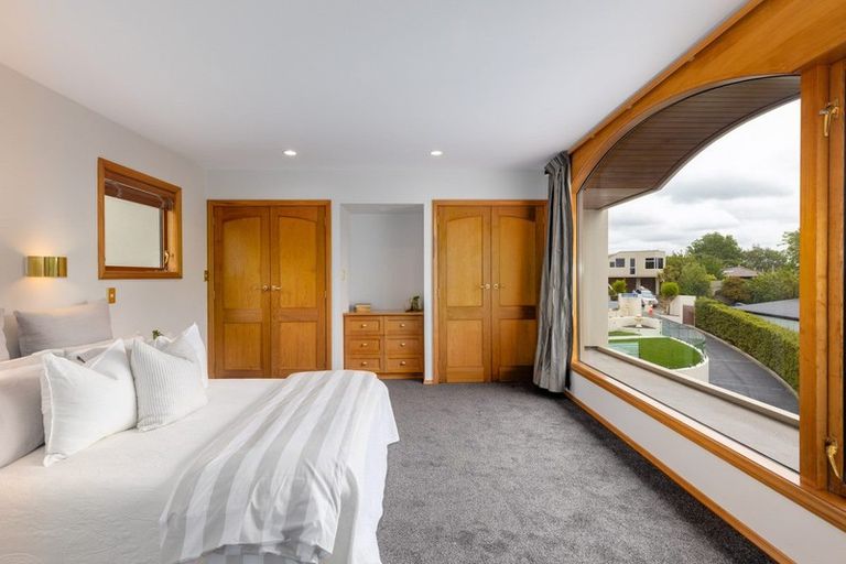 Photo of property in 32 Dyers Pass Road, Cashmere, Christchurch, 8022