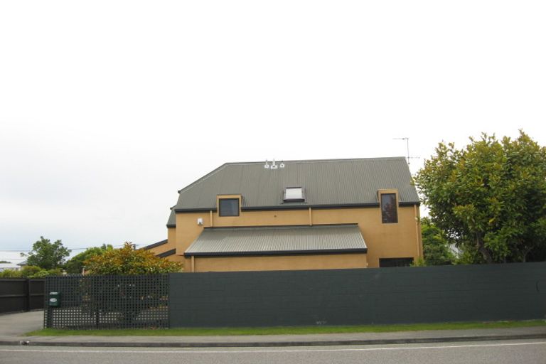 Photo of property in 1/455 Barbadoes Street, Edgeware, Christchurch, 8013
