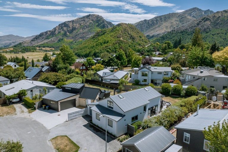 Photo of property in 10 Premier Place, Arrowtown, 9302