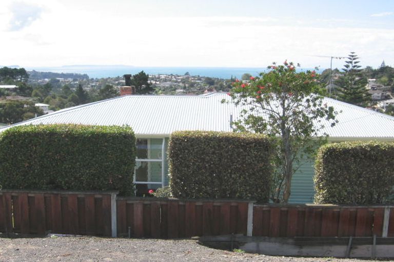 Photo of property in 545 East Coast Road, Browns Bay, Auckland, 0630