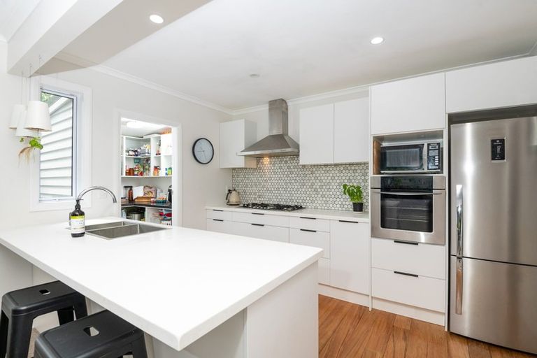 Photo of property in 8 Tui Terrace, Tawa, Wellington, 5028