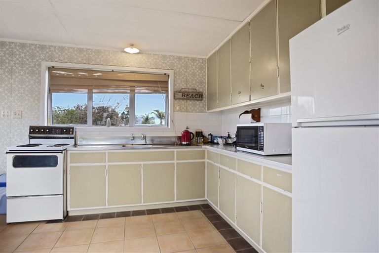 Photo of property in 203 Winifred Avenue, Whangamata, 3620