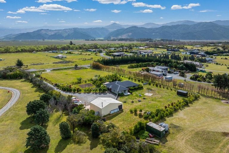 Photo of property in 32 Hinepango Drive, Rarangi, Blenheim, 7273