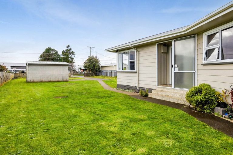 Photo of property in 19 Galt Street, Hawera, 4610