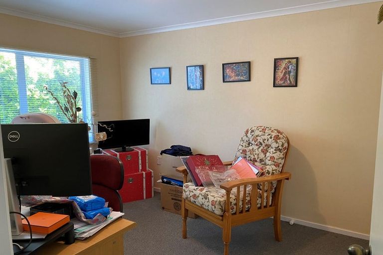 Photo of property in 48 Botanical Road, Takaro, Palmerston North, 4412