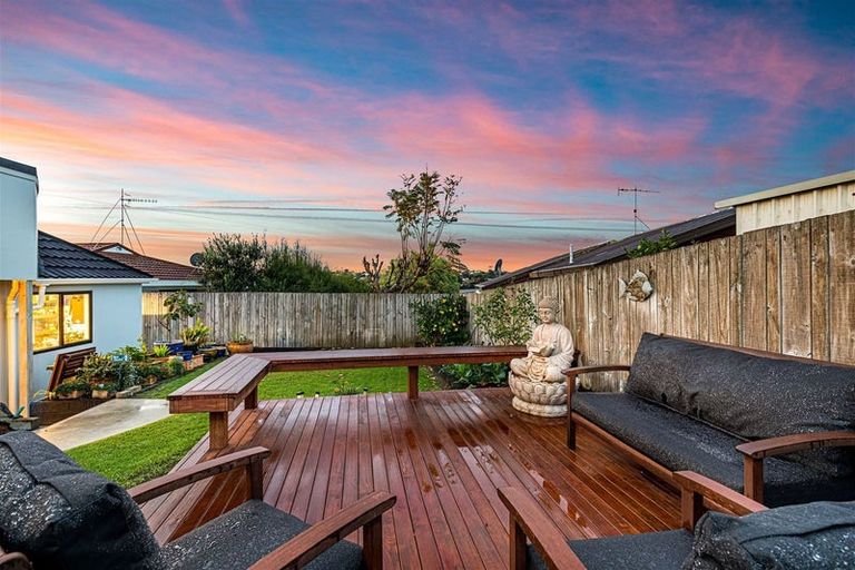 Photo of property in 31 White Heron Drive, Massey, Auckland, 0614