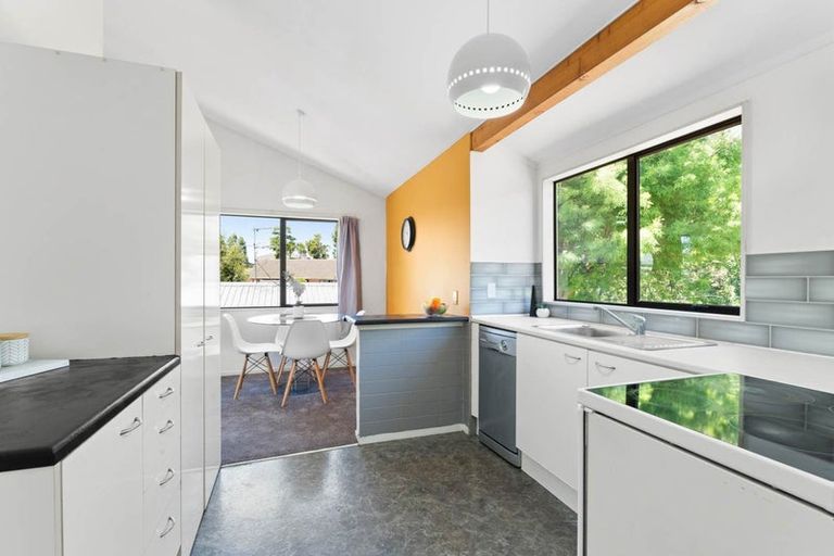 Photo of property in 2/13 Palmer Avenue, Glen Eden, Auckland, 0602