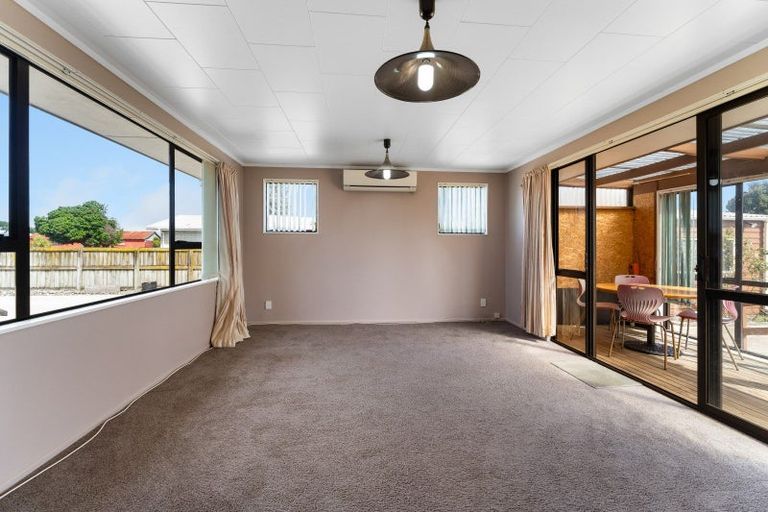 Photo of property in 28 Kiharoa Street, Otaki Beach, Otaki, 5512