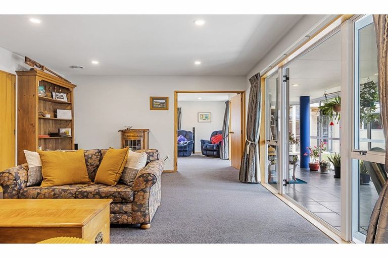 Photo of property in 156 Withells Road, Avonhead, Christchurch, 8042