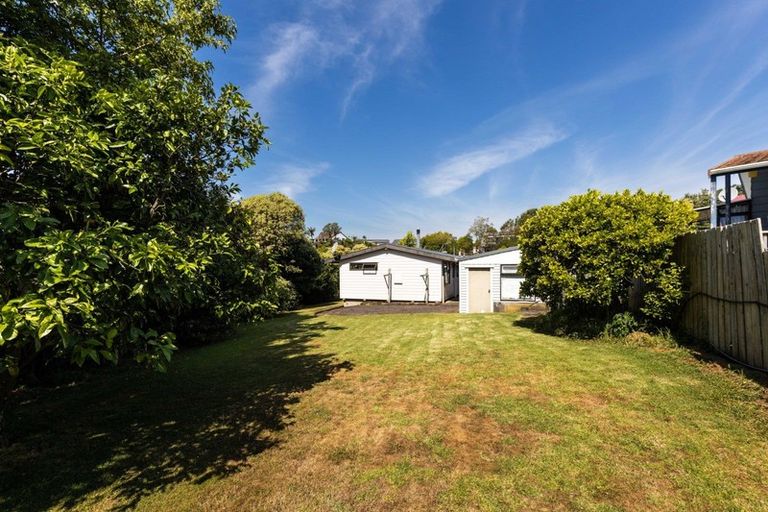 Photo of property in 41 Riversdale Drive, Merrilands, New Plymouth, 4312
