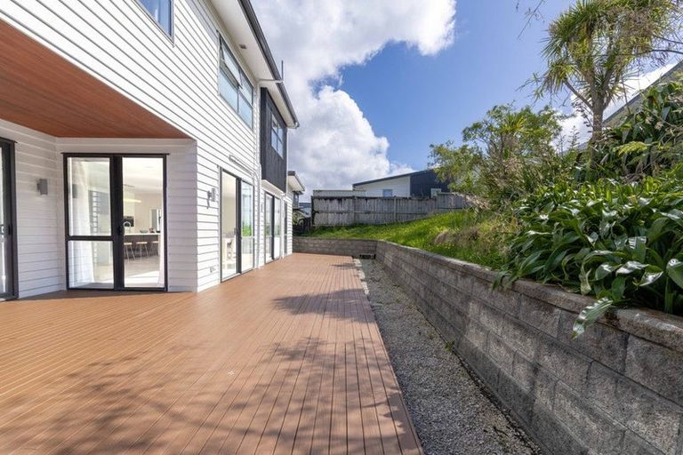 Photo of property in 9 Caldera Drive, Long Bay, Auckland, 0630