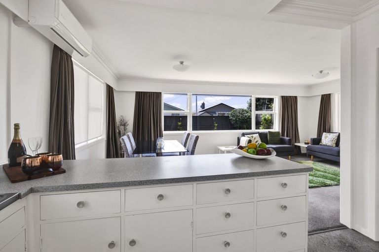 Photo of property in 70 Pendarves Street, New Plymouth, 4310