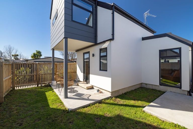 Photo of property in 2/13 Leitch Street, Somerfield, Christchurch, 8024