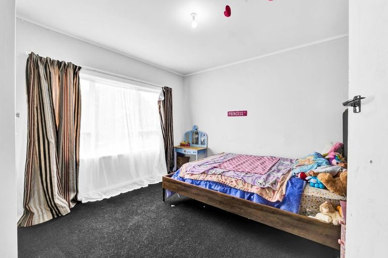 Photo of property in 20 Cook Street, Marfell, New Plymouth, 4310