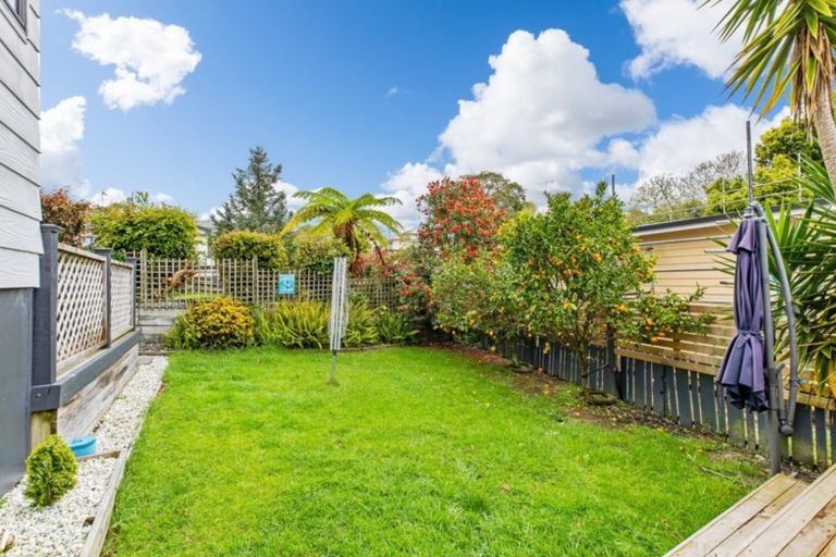 Photo of property in 6b Dobell Road, Stanmore Bay, Whangaparaoa, 0932