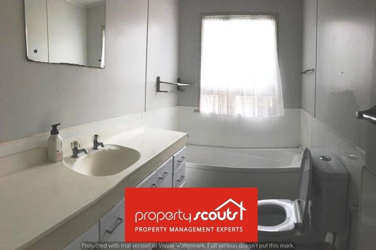 Photo of property in 9 Karaka Street, New Lynn, Auckland, 0600