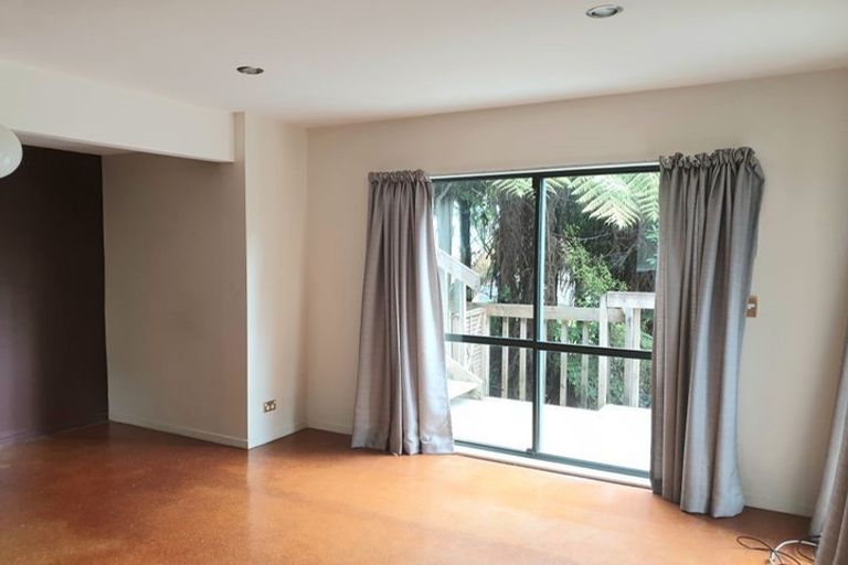 Photo of property in 50 Sunnyhaven Avenue, Beach Haven, Auckland, 0626
